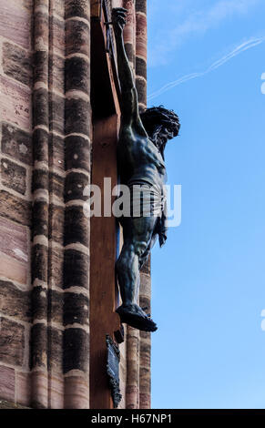 Bronze-Figur Christi vor Kirche St. Sebald, Nürnberg. Stockfoto