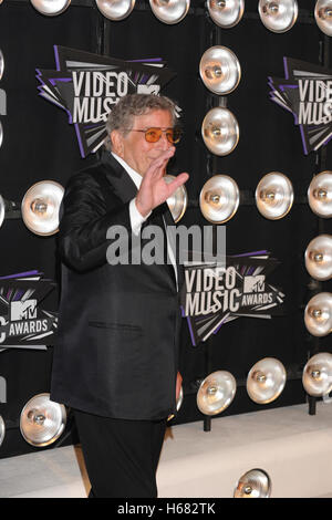 Tony Bennett kommen bei den 2011 MTV Video Music Awards im Nokia Theatre L.A. LIVE am 28. August 2011 in Los Angeles, Kalifornien. Stockfoto