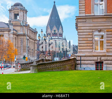 Der Blick auf russische Kirche des Heiligen Johannes von Kronstadt aus der Sievekingplatz Stockfoto