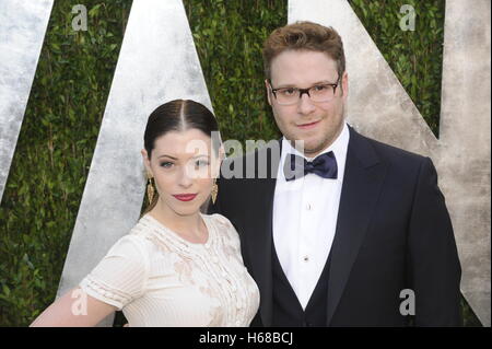 Seth Rogan und Lauren Miller kommt für die 2013 Vanity Fair Oscar Party am 24. Februar 2013 in Hollywood, Kalifornien. Stockfoto
