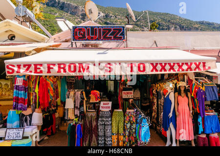 Ripoff Shop nennt sich selbst "Quizz" Verkauf Damen Kleidung und Kleider in Ölüdeniz, Türkei Stockfoto