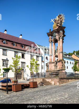 Banska Stiavnica, Slowakei - august 06, 2015: Pest Dreifaltigkeitssäule in Banska Stiavnica - UNESCO-Stadt, Slowakei Stockfoto