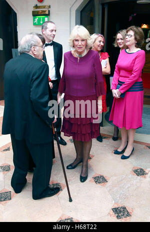 Die Herzogin von Cornwall besucht den 2016 Man Booker Prize in The Guildhall 2016 in London. Stockfoto