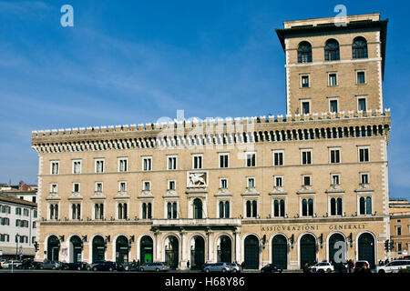 "Assicurazioni Generali" Gebäude, Architekt Giuseppe Sacconi 1910, die Piazza Venezia, Rom, Latium, Italien, Europa Stockfoto