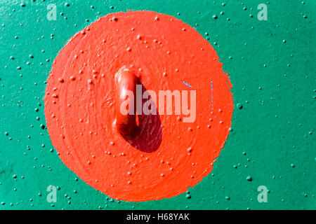 Tie-Down Lug/Pad-Auge für die Sicherung von Hubschrauber bei Hubschrauberlandedecks Stockfoto