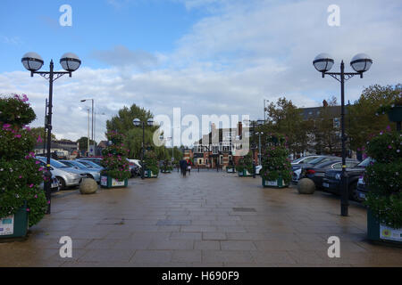 Gehweg zum/vom Norwich Bahnhof Stockfoto