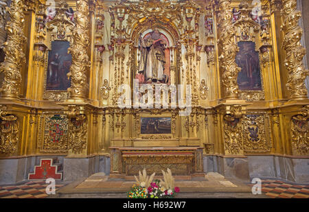 SEGOVIA, Spanien, APRIL - 14, 2016: Der barocke Altar des Hl. Antonius in Kathedrale unserer lieben Frau der Himmelfahrt entworfen Stockfoto