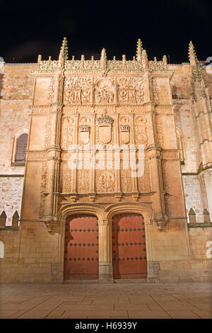 SALAMANCA, Spanien, APRIL - 17, 2016: Der plateresken Fassade der Universität Salamanca Form 16. Jhdt. Stockfoto