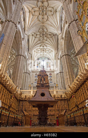 SALAMANCA, Spanien, APRIL - 16, 2016: Der Chor der neuen Kathedrale (Catedral Nueva). Stockfoto