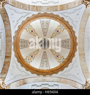 SALAMANCA, Spanien, APRIL - 17, 2016: Die Kuppel der Kirche Iglesia de San Pablo vom 17. Jhdt. Stockfoto