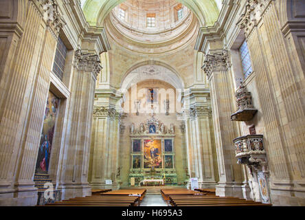 SALAMANCA, Spanien, APRIL - 17, 2016: Das Hauptschiff der Convento de Las Agustinas und Iglesia De La Purisima Kirche. Stockfoto