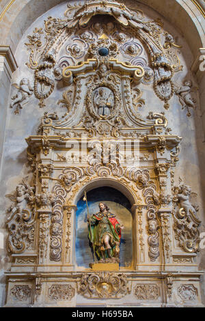 SALAMANCA, Spanien, APRIL - 17, 2016: Barocke Seitenaltar von st. Jakob in der Kirche Capilla de San Francesco Stockfoto