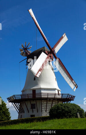 Die historische Mühle Dybbol Molle in Soenderborg, Dänemark. Dybbøl Mill hat eine ikonische Bedeutung für Dänemark, da es genau im Zentrum des wilden Falles lag Stockfoto