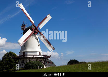 Die historische Mühle Dybbol Molle in Soenderborg, Dänemark. Dybbøl Mill hat eine ikonische Bedeutung für Dänemark, da es genau im Zentrum des wilden Falles lag Stockfoto