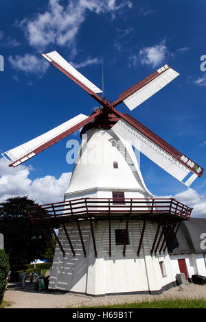 Die historische Mühle Dybbol Molle in Soenderborg, Dänemark. Dybbøl Mill hat eine ikonische Bedeutung für Dänemark, da es genau im Zentrum des wilden Falles lag Stockfoto