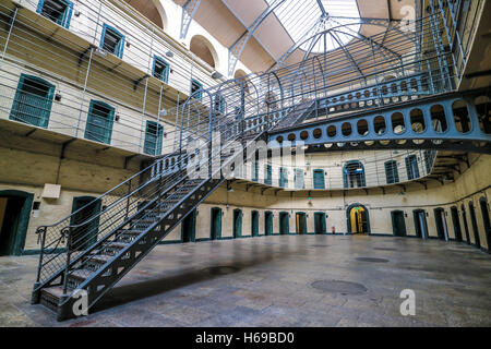 Innenraum des Ostflügels, Kilmainham Gaol (Irisch: Príosún Chill Mhaighneann) ist ein ehemaliges Gefängnis Stockfoto