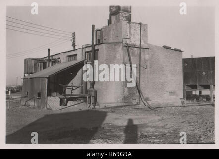 Blockhaus des Generators der britischen Armee im 10 Base Ordnance Depot das Lager des Royal Army Ordnance Corps (RAOC) im Gebiet Genefa Ismailia in der Nähe des Suezkanals 1952 in der Zeit vor dem Abzug britischer Truppen aus der Zone des Suezkanals und der Suezkrise. Stockfoto