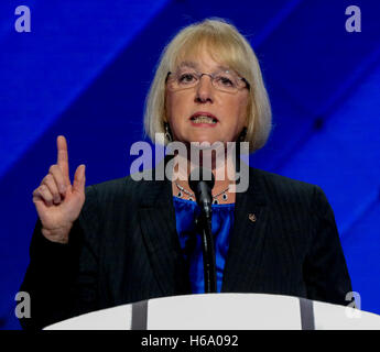 Senator Patty Murray (D -WA) befasst sich mit der Democratic National Convention in der Wells Fargo Arena in Philadelphia, Pennsylvania. Stockfoto