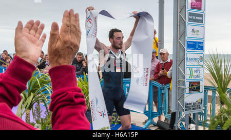 Saint Gilles Croix de Vie, Frankreich - 10. September 2016: endgültige Triathlon-Meisterschaft von Frankreich in der Kategorie D3 - Ankunft der Stockfoto