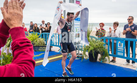 Saint Gilles Croix de Vie, Frankreich - 10. September 2016: endgültige Triathlon-Meisterschaft von Frankreich in der Kategorie D3 - Ankunft der Stockfoto