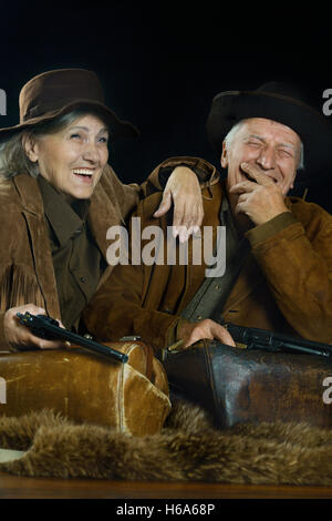 Zwei lächelnde Jäger Stockfoto