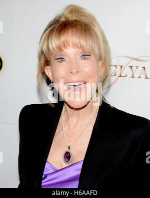 Los Angeles, Kalifornien, USA. 25. Oktober 2016. Barbara Eden besucht die Hollywood Walk von Ruhm Auszeichnungen bei Taglyan Komplex am 25. Oktober 2016 in Los Angeles, Kalifornien. Bildnachweis: Das Foto Zugang/Alamy Live-Nachrichten Stockfoto