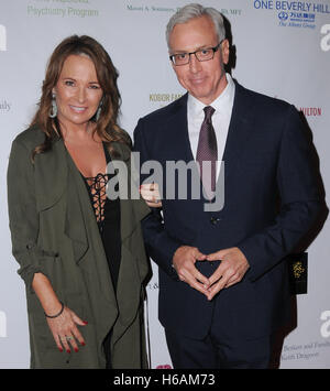 Beverly Hills, CA, USA. Oktober 2016. 26. Oktober 2016: Beverly Hills, Kalifornien. Susan Pinsky, Drew Pinsky. 42. Jährlicher Maple Ball in Montage Beverly Hills. Foto: Birdie Thompson Credit: Birdie Thompson /Alamy Live News Stockfoto