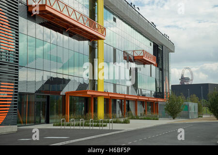 Neubau, komplexe Gehäuse HereEast und BT-Sport von der Queen Elizabeth Olympic Park in London, Vereinigtes Königreich. Stockfoto