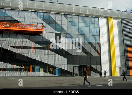 Neubau, komplexe Gehäuse HereEast und BT-Sport von der Queen Elizabeth Olympic Park in London, Vereinigtes Königreich. Stockfoto