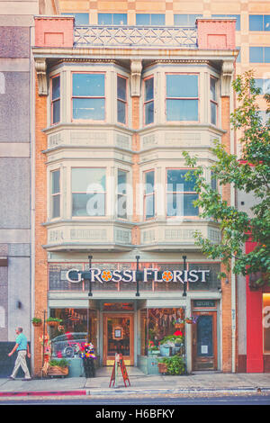 G Rossi Blumenladen in Midtown Sacramento, Lokales Blumengeschäft in dieser blühenden Stadt. Stockfoto