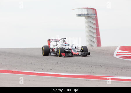 Romain Grosjean #8 konkurriert in 2016 Formel 1 United States Grand Prix Rennen Tag 3 am Circuit Of The Americas am 23. Oktober 2016 in Austin, Texas Stockfoto