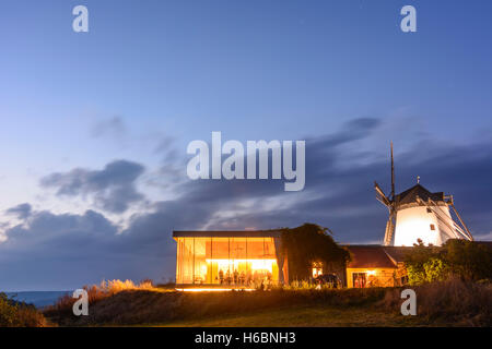 Retz: Windmühle, Windmühle, "Windmühlheuriger" Heuriger Wein Restaurant, Weinviertel, Niederösterreich, Niederösterreich, Österreich Stockfoto