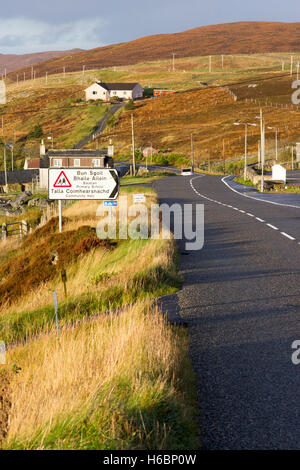 Balallan Dorf Grundschule Zeichen Isle of Lewis Western Isles äußeren Hebriden Schottland Vereinigtes Königreich Stockfoto