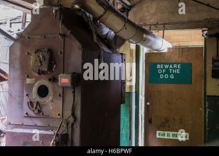 In der nun verlassenen Falcon Keramik, Stoke-on-Trent, Staffordshire, UK Stockfoto