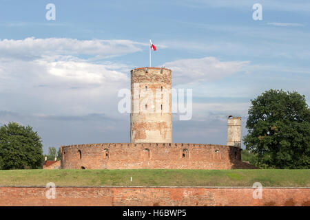Festung Wisloujscie mit ausgedient Leuchtturm Turm mit Bewältigung, Blick auf den Fluss Martwa Wisla, Danzig, Polen Stockfoto