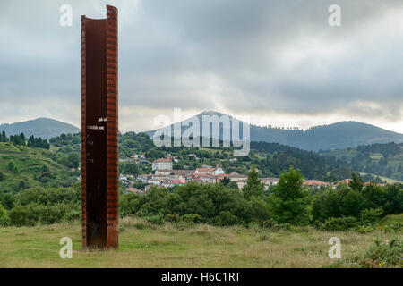 Skulptur im Park La Arboleda - Erholungsgebiet im Trapaga-Tal in der Nähe von Bilbao, Vizcaya, Baskenland, Spanien, Europa. Stockfoto