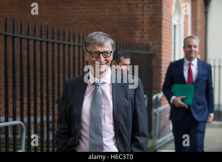 Bill Gates, Multi-Millionär, Philanthrop und Gründer von Microsoft, lohnt sich ein Besuch Nummer 11 Downing Street, London, UK Stockfoto