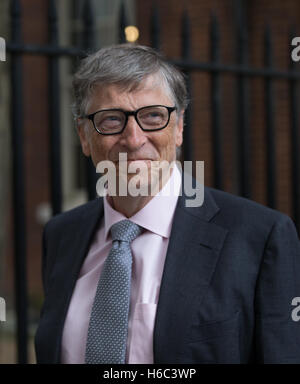 Bill Gates, Multi-Millionär, Philanthrop und Gründer von Microsoft, lohnt sich ein Besuch Nummer 11 Downing Street, London, UK Stockfoto