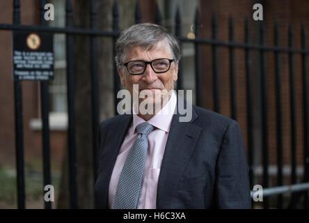 Bill Gates, Multi-Millionär, Philanthrop und Gründer von Microsoft, lohnt sich ein Besuch Nummer 11 Downing Street, London, UK Stockfoto