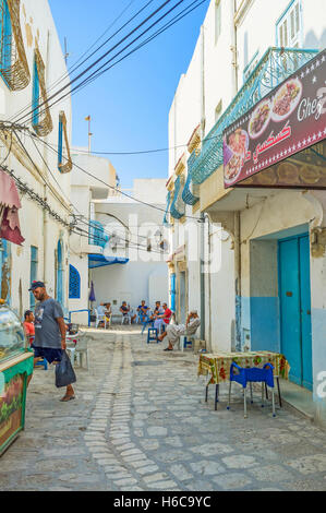 Die schattigen Gasse ist der beste Ort für das Teehaus Stockfoto