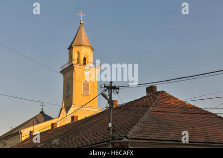 Römisch-katholische Kathedrale von der Erhöhung des Heiligen Kreuzes gebaut im 13. Jahrhundert in Berehowe, Ukraine Stockfoto