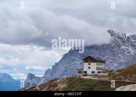 Auronzo Hütte und Cadini di Misurina Reichweite, Dolomiten, Italien Stockfoto