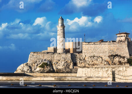 Leuchtturm und die alte Festung in Havanna Stockfoto