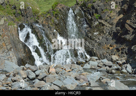 Wasserfall bei Welcombe Mund, Hartland Halbinsel North Devon Coast Stockfoto