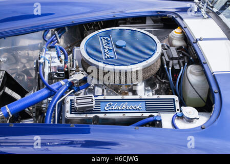 Edelbrock Motor in einem Auto AC Cobra Stockfoto