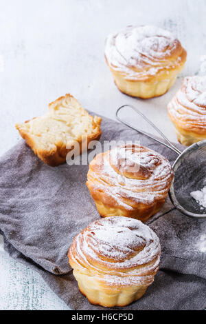 Moderne Gebäck cruffins Stockfoto