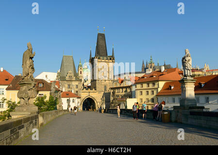 Vltava (Moldau), Karlsbrücke, Kleinseite zu überbrücken, Türme und Nicolas Kirche, Prager Burg, St.-Veits-Dom, Hradcny Stockfoto