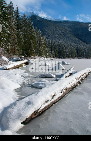 Pamelia See im Winter, Mt Jefferson Wildnis, Willamette National Forest, Oregon Stockfoto