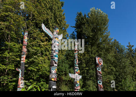 Vancouver, Kanada: Stanley Park Totempfähle am Brockton Point. Stockfoto