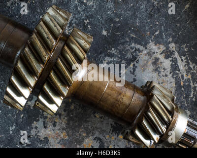 Nahaufnahme der Zahnräder auf Rustick Hintergrund Stockfoto